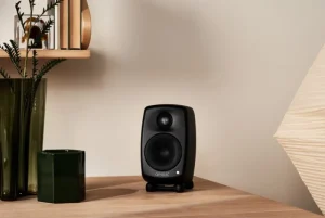 Genelec Unterhaltungselektronik^F One (B) Aktiv-Subwoofer, schwarz