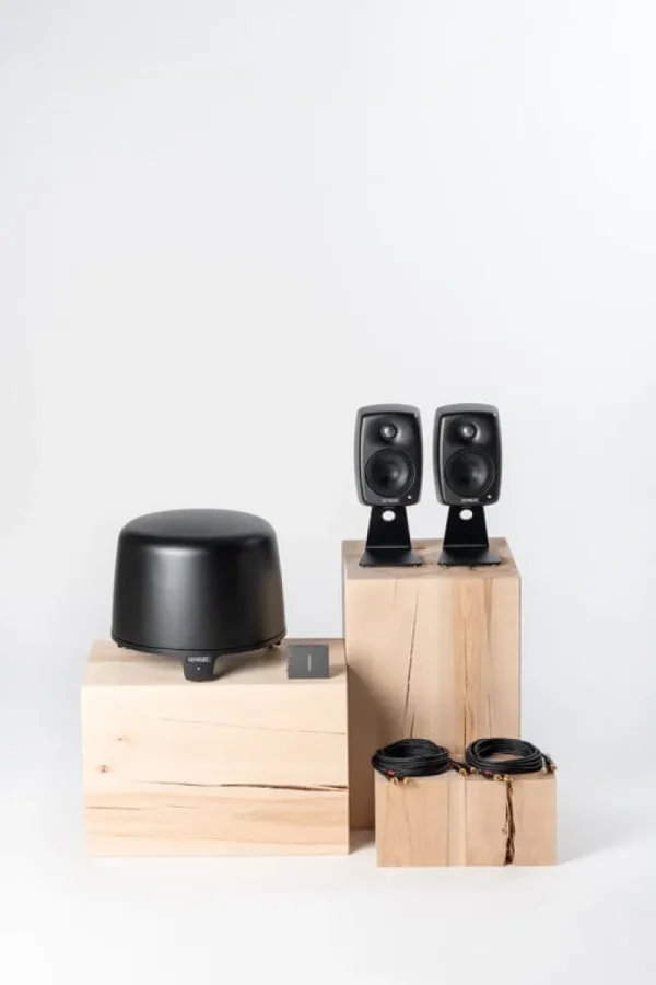 Genelec Unterhaltungselektronik^F One (B) Aktiv-Subwoofer, schwarz
