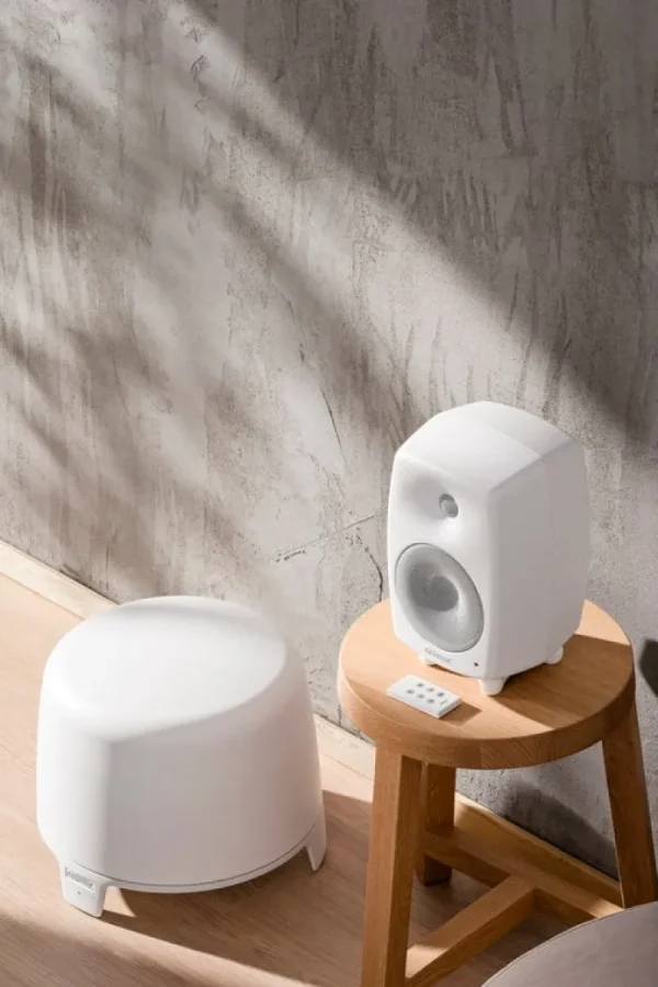 Genelec Unterhaltungselektronik^F Two (B) Aktiv-Subwoofer, weiß