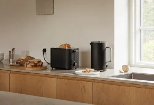 Georg Jensen Haushaltsgeräte^Bernadotte Wasserkocher, schwarz