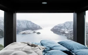 Gestalten Architektur^Cabin Fever: Enchanting Cabins, Shacks and Hideaways
