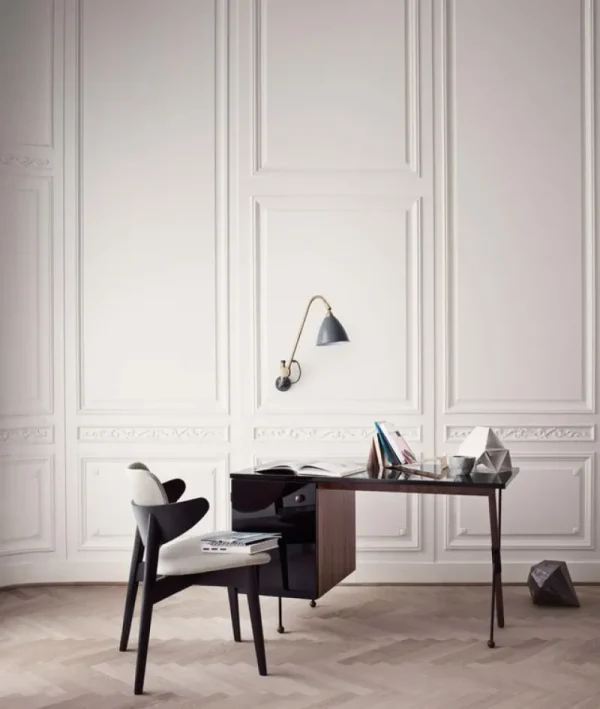 GUBI Schreibtische Und Raumtrenner | Tische^62 Desk, Walnuss – schwarz