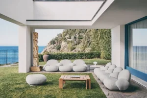 GUBI Terrassenmöbel | Tische^Atmosfera Couchtisch, 113 x 100 cm, Teakholz