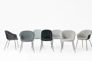 Normann Copenhagen Sitzgelegenheiten-GUBI Bat Sessel, Remix 123 - Gestell aus antikem Messing