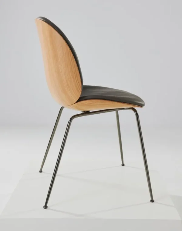 GUBI Sitzgelegenheiten-Beetle Stuhl, Chrom schwarz - Eiche - Soft Leather Gray