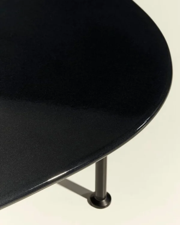 Mattiazzi Tische-GUBI Carmel Couchtisch, 87,5 x 70 cm, Schwarz - Mitternachtsschwarz