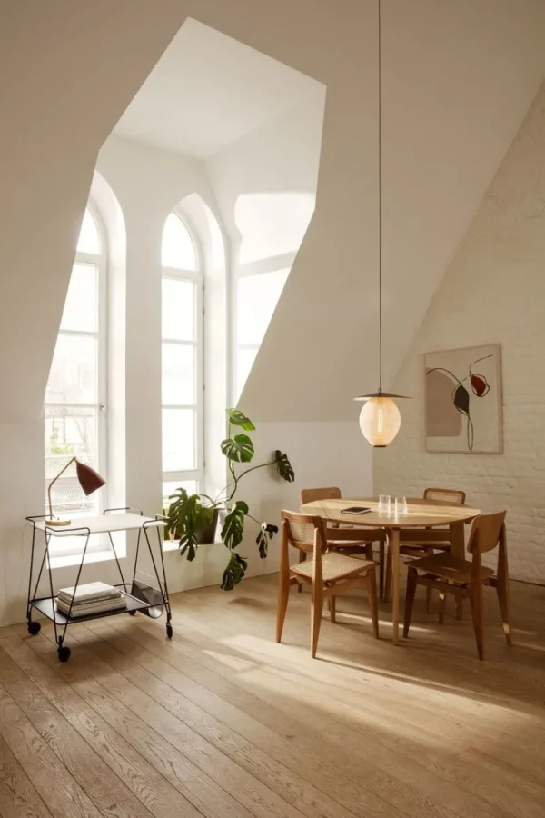 Artek Sitzgelegenheiten-GUBI C-Chair, Korbgeflecht - Walnuss geölt