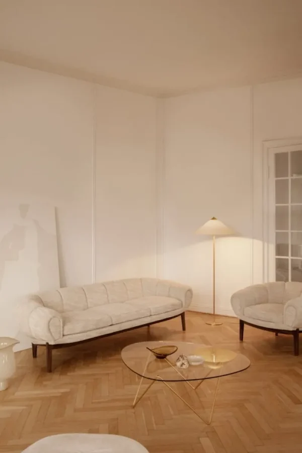 Nikari Tische-GUBI Couchtisch Pedrera Messing