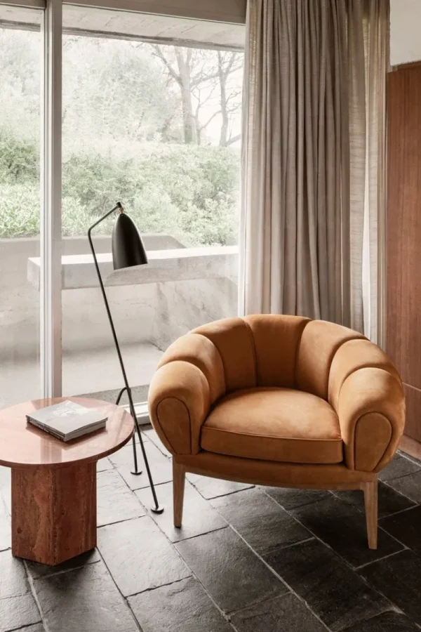 Normann Copenhagen Sitzgelegenheiten-GUBI Croissant Loungesessel, Eiche geölt - Chamois Cuoio 1708