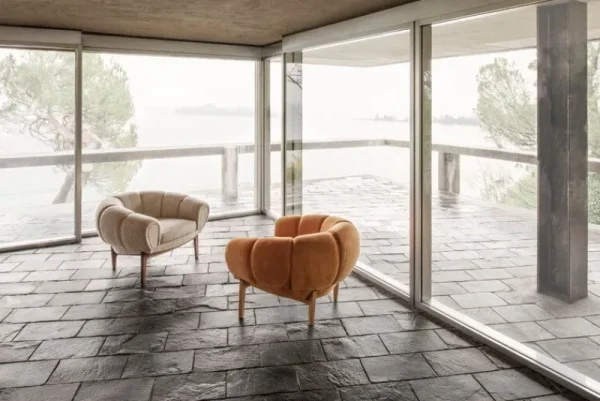 Normann Copenhagen Sitzgelegenheiten-GUBI Croissant Loungesessel, Eiche geölt - Chamois Cuoio 1708