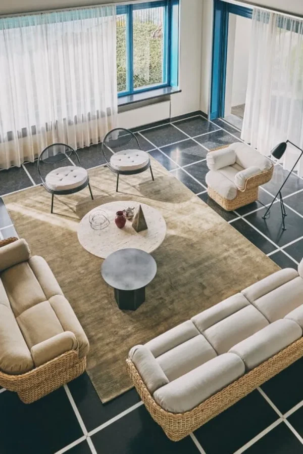GUBI Tische-Epic Couchtisch, rund, 110 cm, weißer Travertin