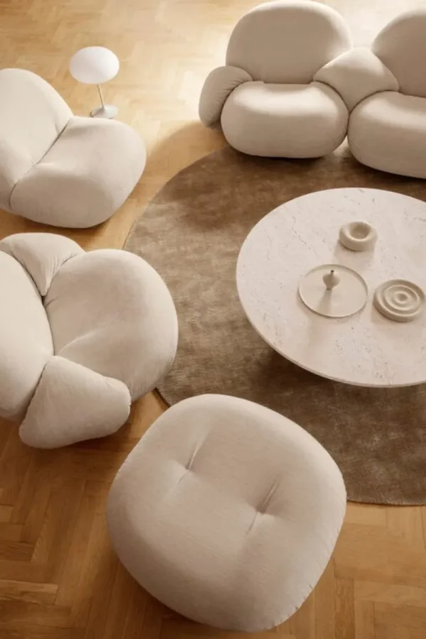 GUBI Tische-Epic Couchtisch, rund, 80 cm, weißer Travertin