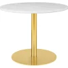 HAY Tische-GUBI GUBI 1.0 Loungetisch, rund, 80 cm, Messing – weißer Marmor