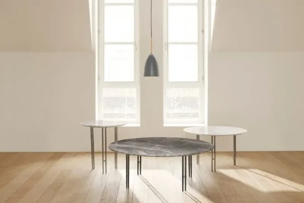 &Tradition Tische-GUBI IOI Couchtisch, 70 cm, Schwarz – weißer Marmor