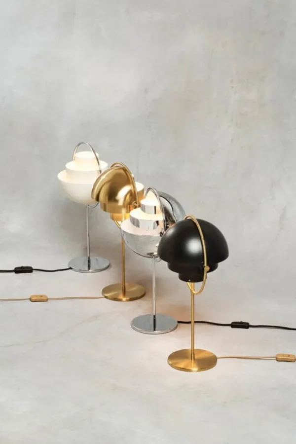 Petite Friture Tischlampen-GUBI Multi-Lite Tischleuchte, Chrom - weiß seidenmatt