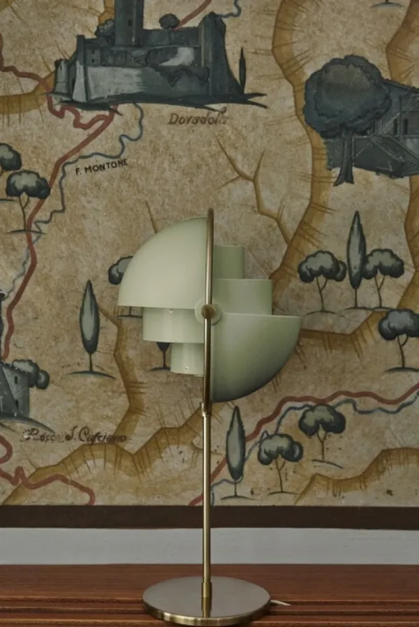 Graypants Tischlampen-GUBI Multi-Lite Tischleuchte, Messing - Desert Sage