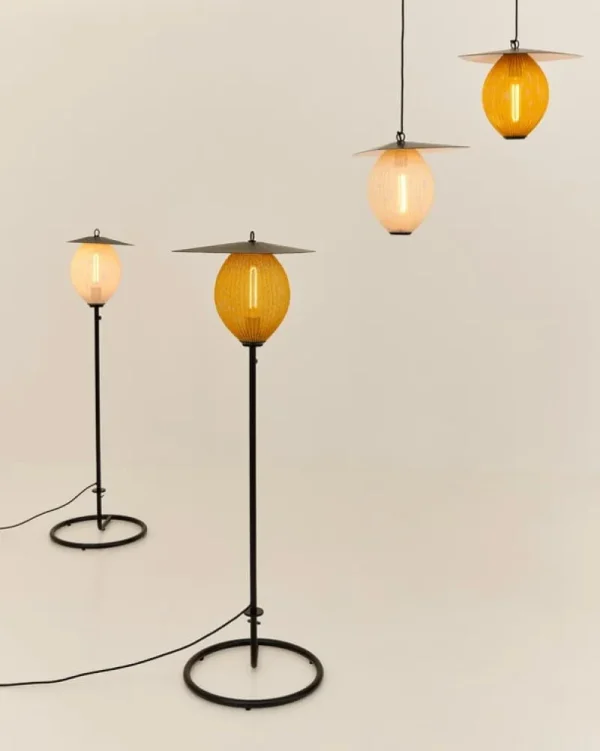 GUBI Außenbeleuchtung | Außenleuchten^Satellite Outdoor Pendelleuchte, 22 cm, Schwarz - Senfgold