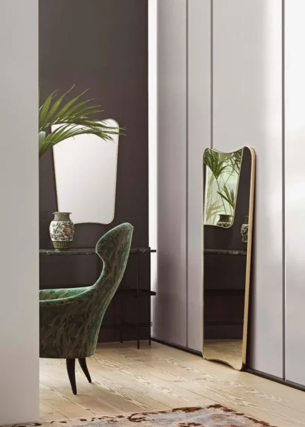 GUBI Badezimmerspiegel | Spiegel^Spiegel F.A. 33, 54 x 80 cm, Messing poliert