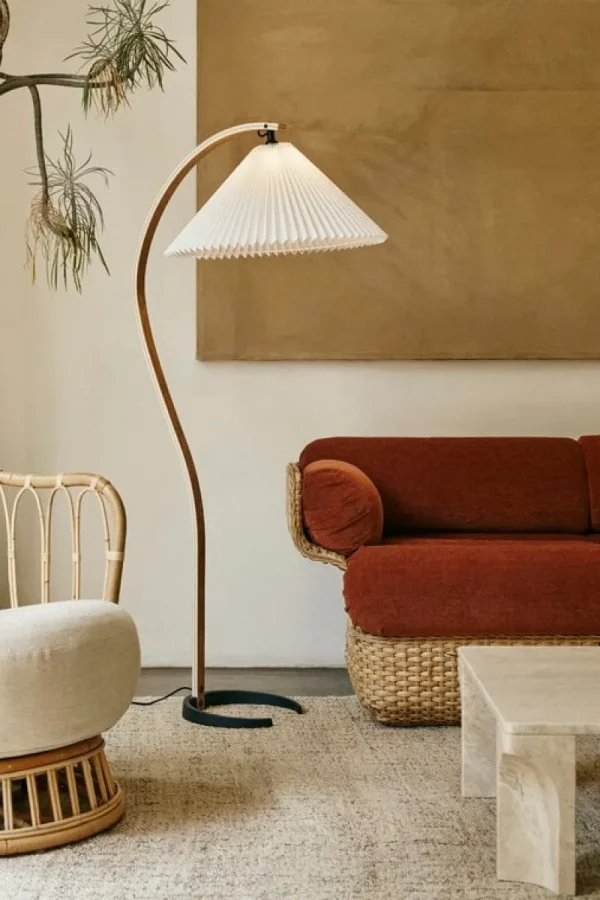 Louis Poulsen Stehleuchten-GUBI Timberline Stehlampe, Eiche - Birke - weißes Canvas