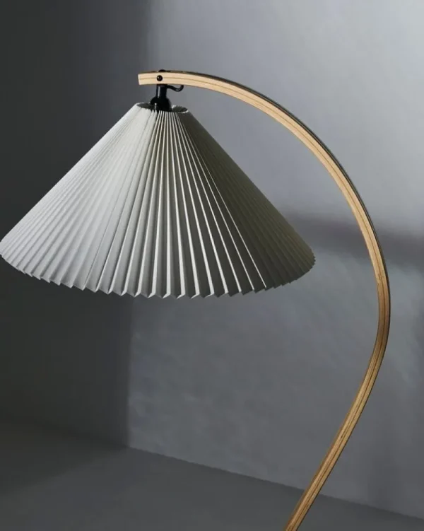 Louis Poulsen Stehleuchten-GUBI Timberline Stehlampe, Eiche - Birke - weißes Canvas