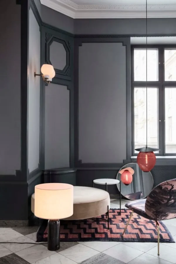 Petite Friture Tischlampen-GUBI Tischleuchte Gravity, klein, schwarzer Stahl