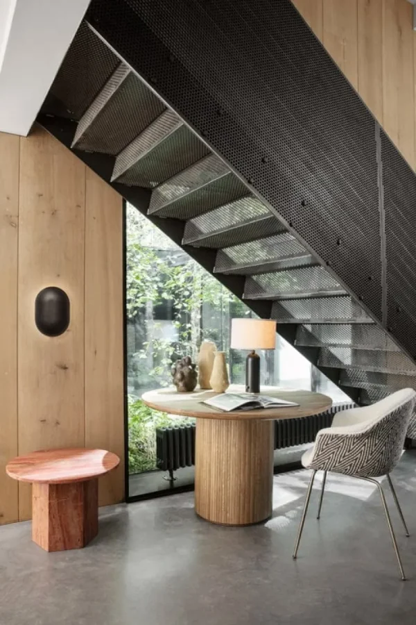 Petite Friture Tischlampen-GUBI Tischleuchte Gravity, klein, schwarzer Stahl