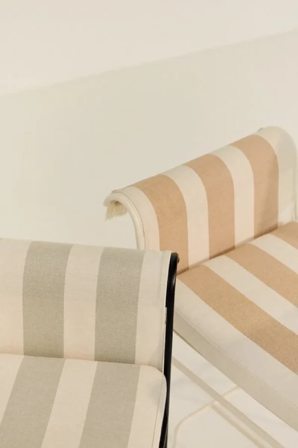 GUBI Terrassenmöbel | Sitzgelegenheiten^Tropique Stuhl, klassisches Schwarz - Leslie Stripe 40