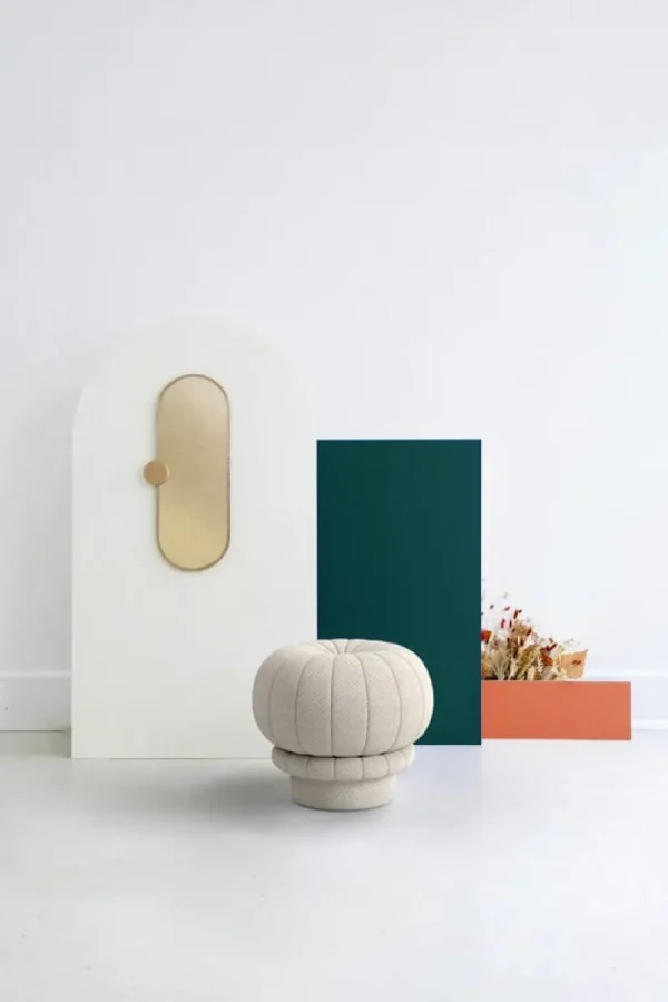 Artek Sitzgelegenheiten-Hartô Claudie Pouf, Perlweiß