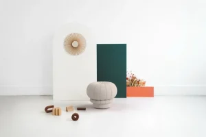 Artek Sitzgelegenheiten-Hartô Claudie Pouf, Perlweiß
