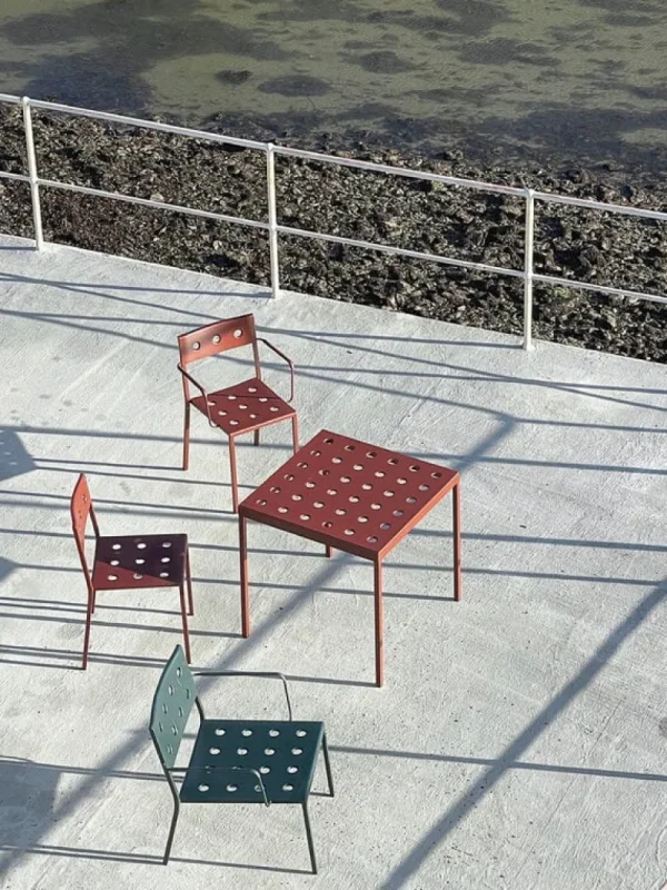 HAY Terrassenmöbel | Tische^Balcony Tisch, 75 x 76 cm, Eisenrot