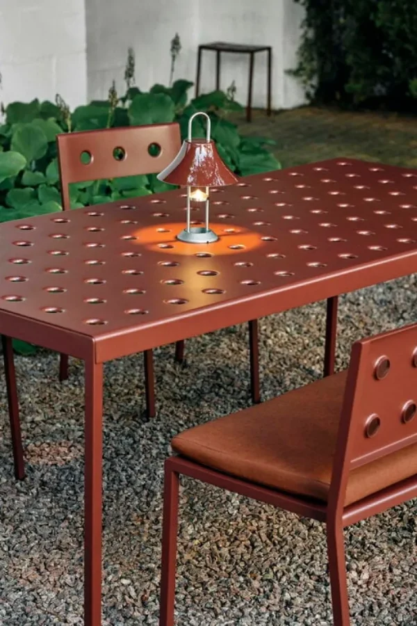HAY Terrassenmöbel | Tische^Balcony Tisch, 144 x 76 cm, Eisenrot
