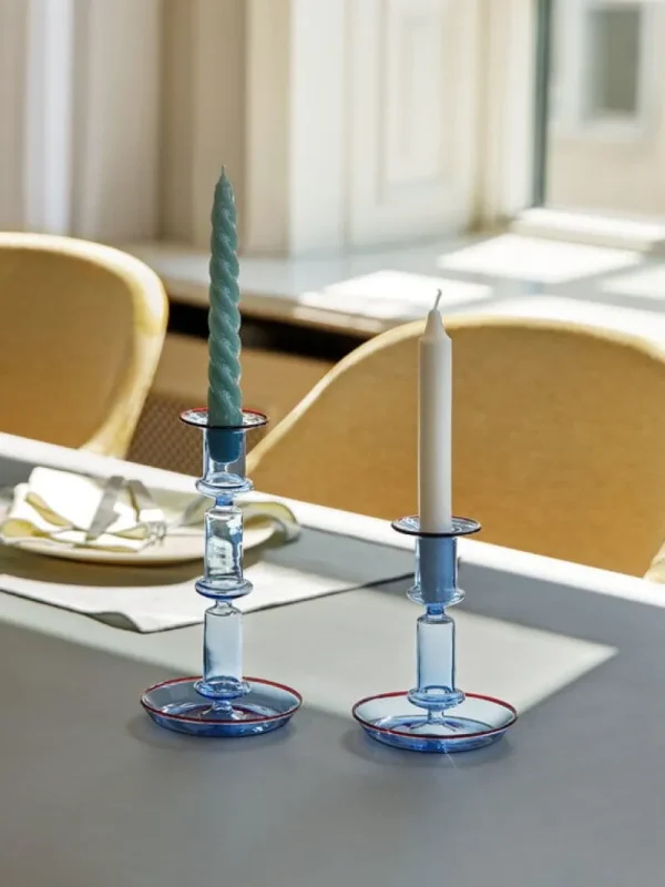 Audo Copenhagen Kerzen Und Kerzenhalter-HAY Flare Kerzenhalter, mittel, Hellblau mit rotem Rand