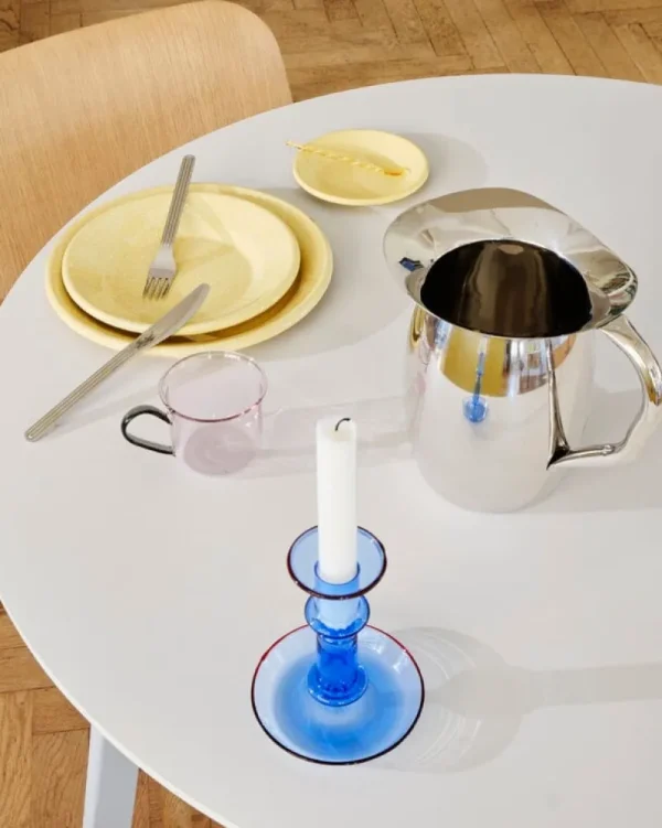 Audo Copenhagen Kerzen Und Kerzenhalter-HAY Flare Kerzenhalter, mittel, Hellblau mit rotem Rand