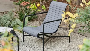 HAY Outdoor-textilien^Gestepptes Kissen Palissade für Loungesessel mit hoher Lehne, anthrazit