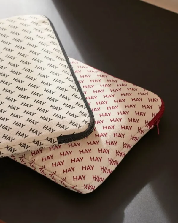 HAY Taschen^Logo Laptop-Hülle, Burgunderrot