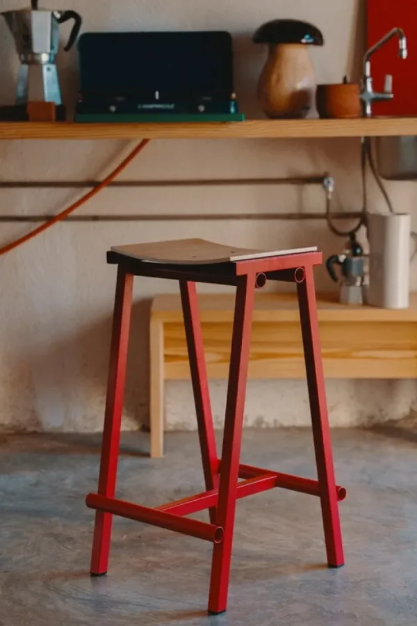 HAY Sitzgelegenheiten-Taburete 8 Barhocker, niedrig, 65 cm, signalrot - Eiche lackiert