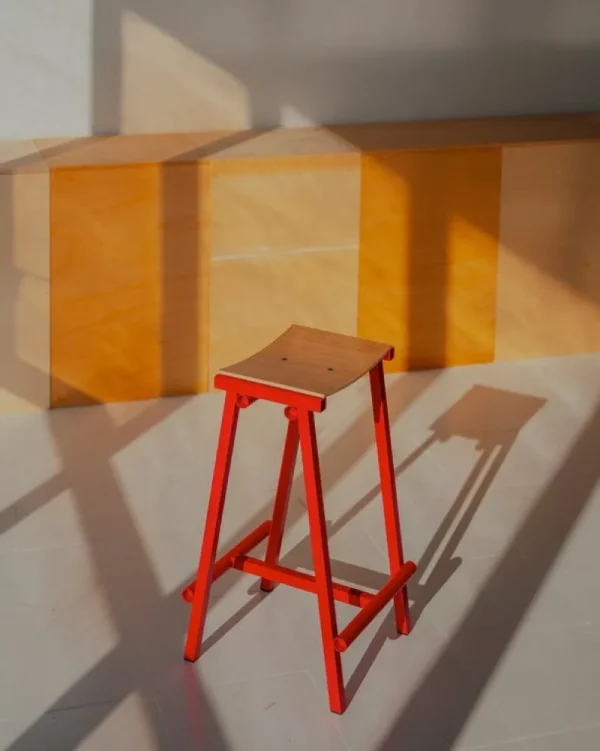 HAY Sitzgelegenheiten-Taburete 8 Barhocker, niedrig, 65 cm, signalrot - Eiche lackiert