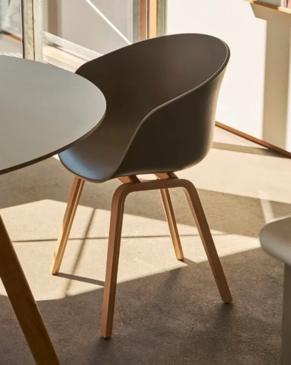 TIPTOE Tische-HAY Tisch CPH25 2.0, 140 cm, Eiche lackiert - naturweißes Linoleum
