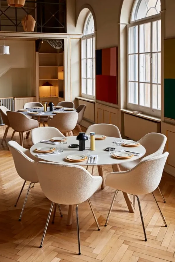 Muuto Tische-HAY Tisch CPH25 2.0, 140 cm, lackierte Eiche - weißes Laminat