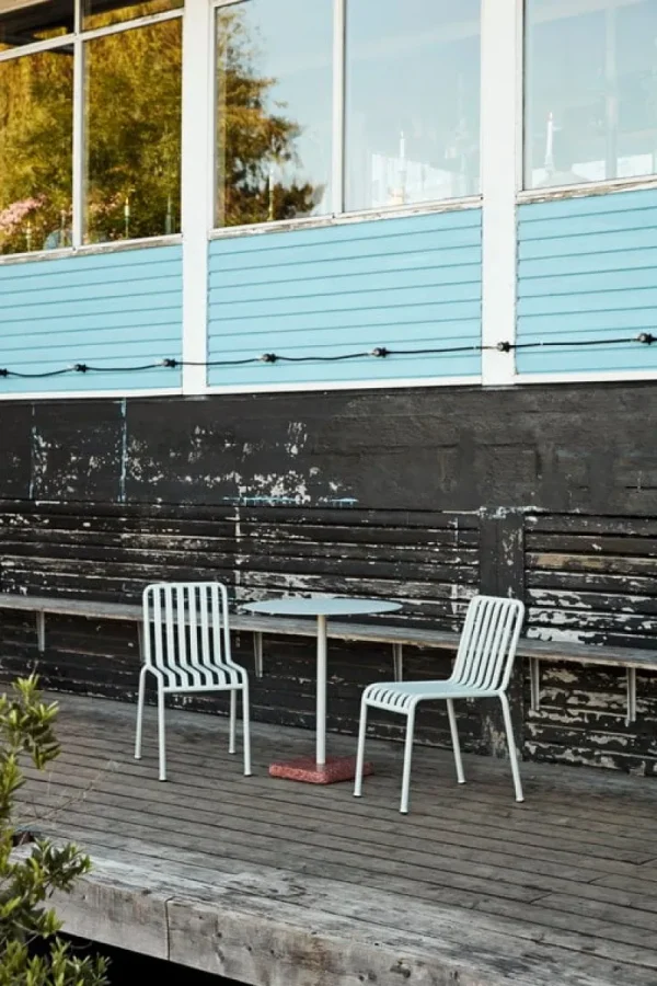HAY Terrassenmöbel^Tisch Terrazzo, 70 cm, hellgrau – rot