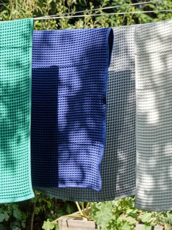 HAY Badezimmertextilien^Waffle Badehandtuch, Smaragdgrün
