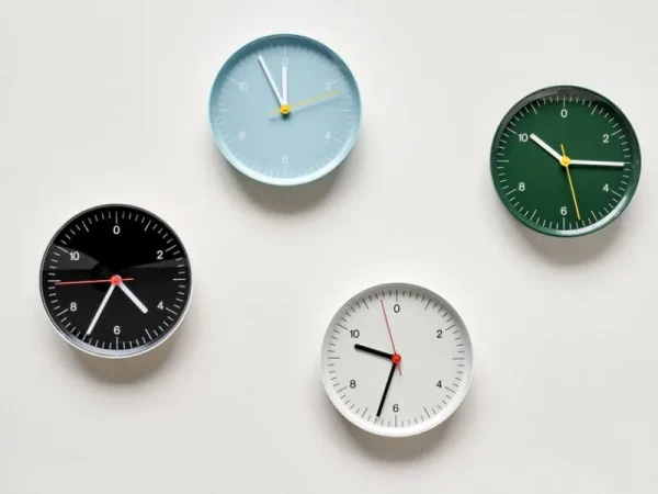HAY Uhren-Wall Clock Wanduhr, Schwarz