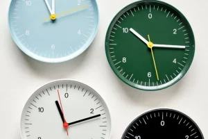 HAY Uhren-Wall Clock Wanduhr, Schwarz