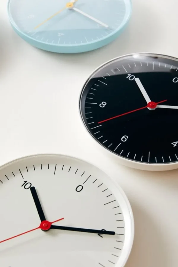 HAY Uhren-Wall Clock Wanduhr, Schwarz