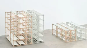 String Furniture Regale-HAY Woody 2.0 Regal, niedrig, geseiftete Eiche - Mandelweißstahl