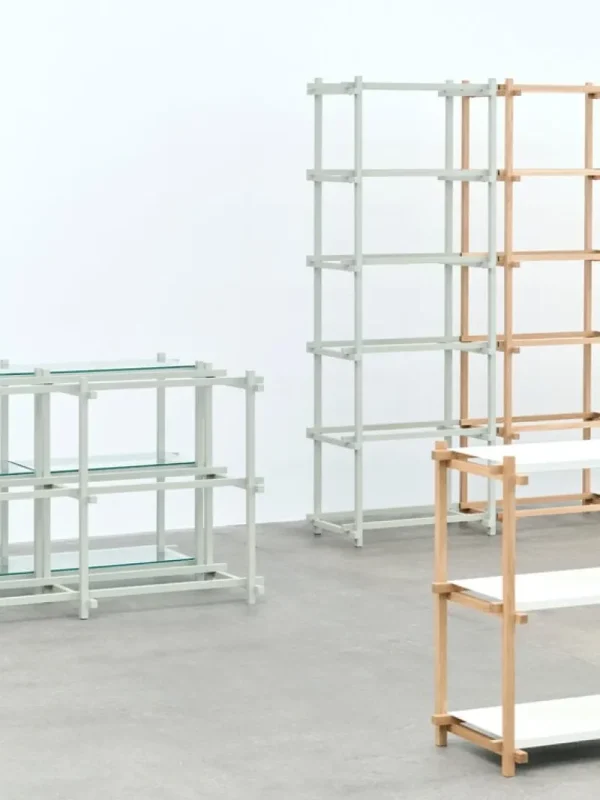 Muuto Regale-HAY Woody Column 2.0 Regal, hoch, geseift, Eiche - mandelweiß, Stahl