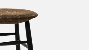 Sibast Sitzgelegenheiten-Hem Drifted Barhocker, 75 cm, dunkler Kork – Schwarz