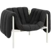 Normann Copenhagen Sitzgelegenheiten-Hem Puffy Loungesessel, Anthrazit – Stahl cremefarben