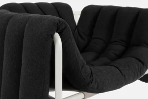 Normann Copenhagen Sitzgelegenheiten-Hem Puffy Loungesessel, Anthrazit – Stahl cremefarben