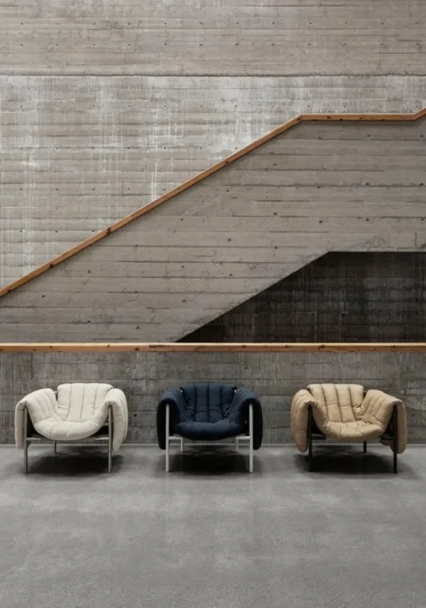 Normann Copenhagen Sitzgelegenheiten-Hem Puffy Loungesessel, Anthrazit – Stahl cremefarben